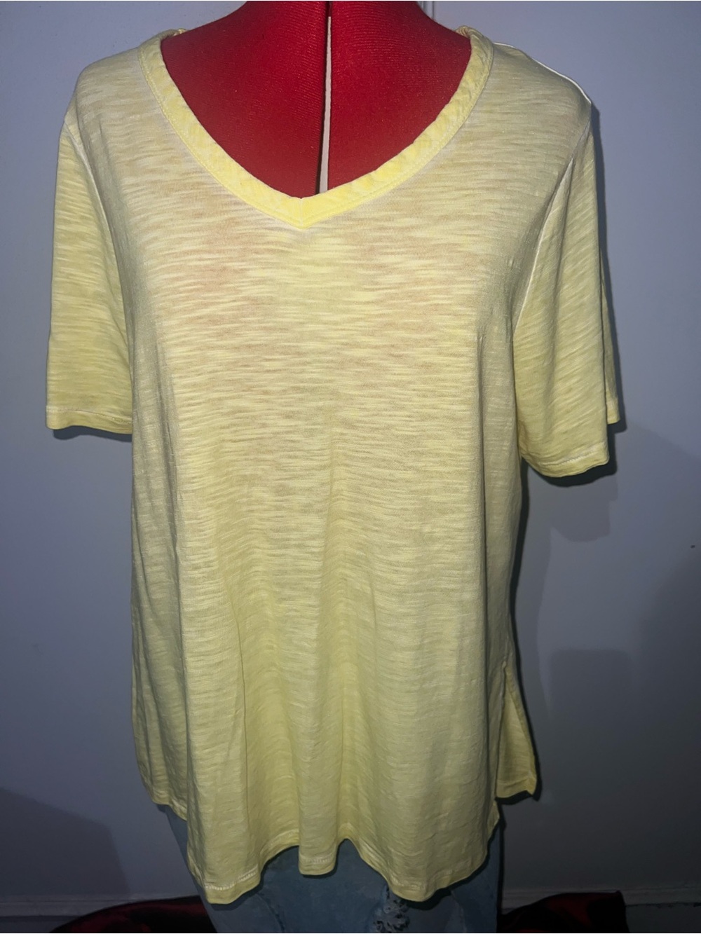 Chico's The Ultimate Tee Light Yellow V-Neck Short Sleeve Tee size large (2)